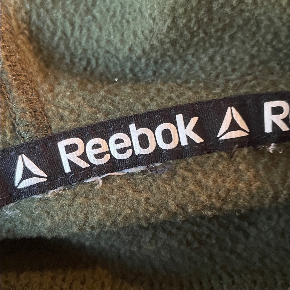Reebok Green & Black Hoodie kids size large ?
No size provided see measurement - Picture 5 of 5